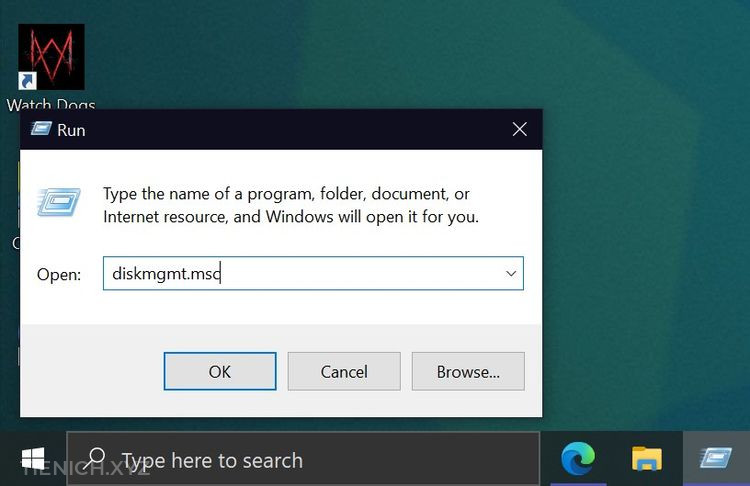 Sử dụng cửa sổ Run để mở Disk Management